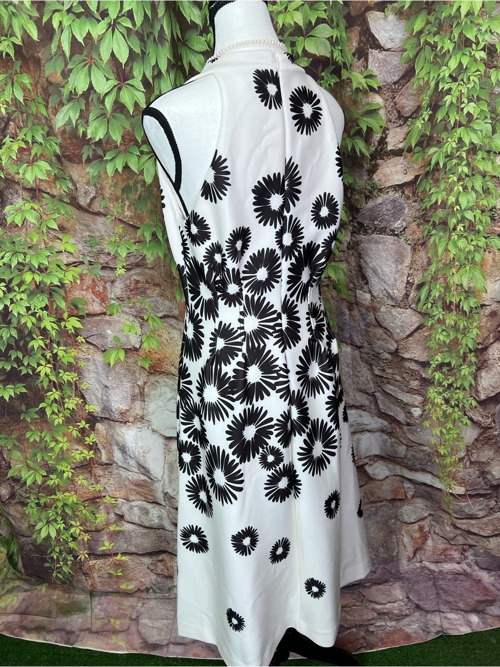 HALSTON Quiet Luxury Fit and Flare Black and Ivory Scuba Knit Event Dress, 10 - Picture 7 of 13